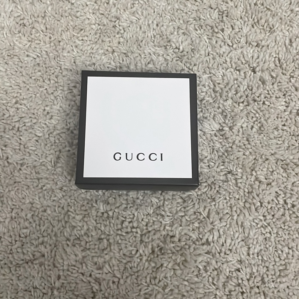 Gucci box (NO Dustbag)